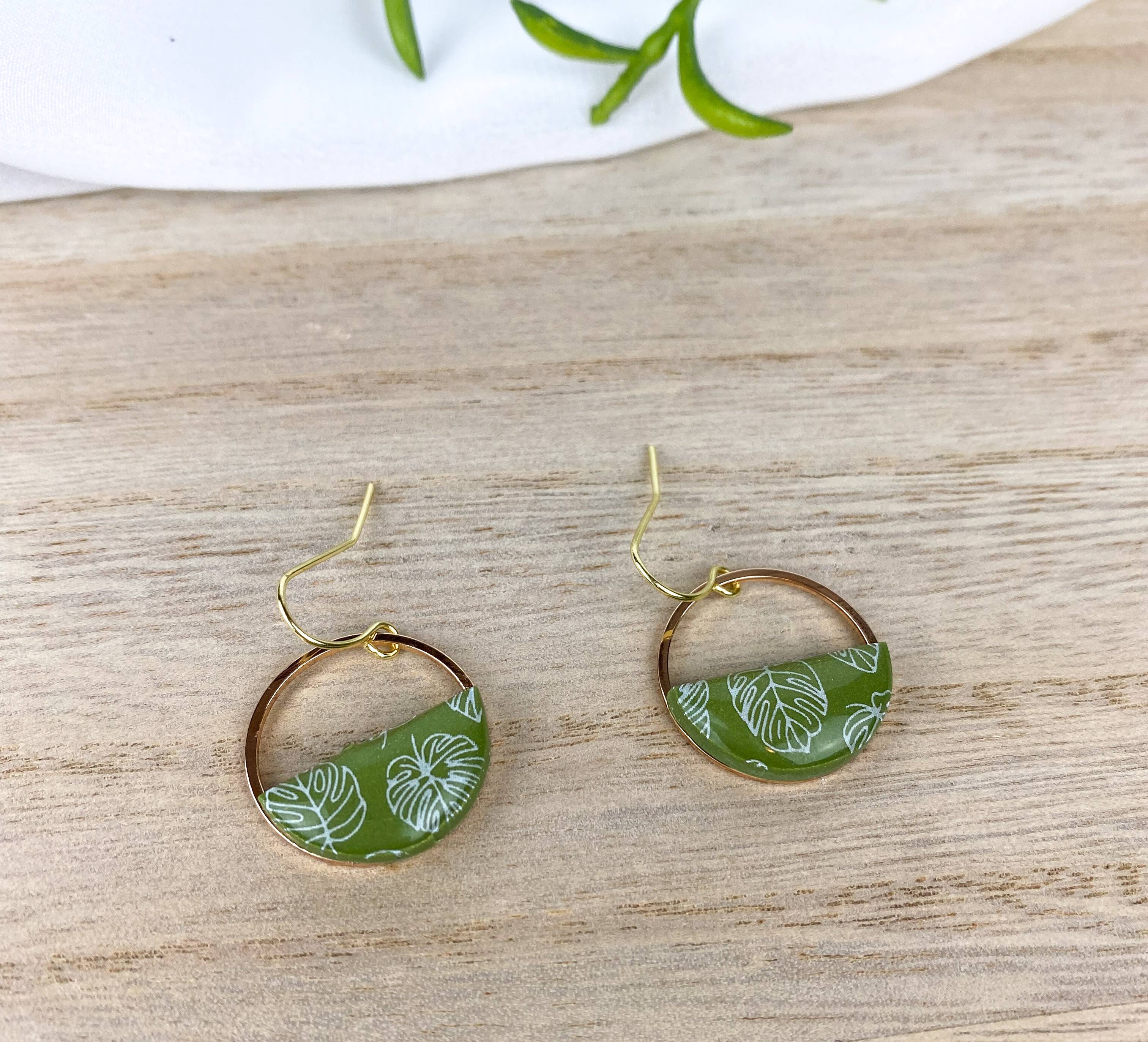 Light Shine - Wholesale Dangle Earrings - Monstera Leaf Dangle Earring | Green Spring Clay Drop |Plant15