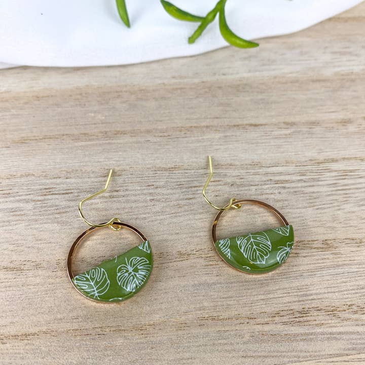 Light Shine - Wholesale Dangle Earrings - Monstera Leaf Dangle Earring | Green Spring Clay Drop |Plant15