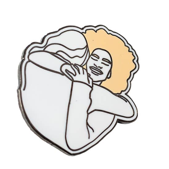 Hårde emaljepins - 2 personer, der krammer for engroshandel hos The Vibe Check Deck