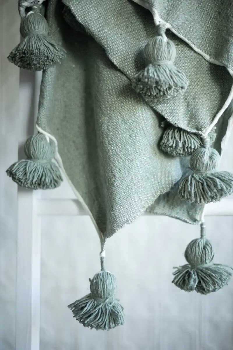 High crafty – wholesale Throw blanket – Moroccan Pom Pom Blanket – Handwoven Cotton Bedspread – Boho Throw2