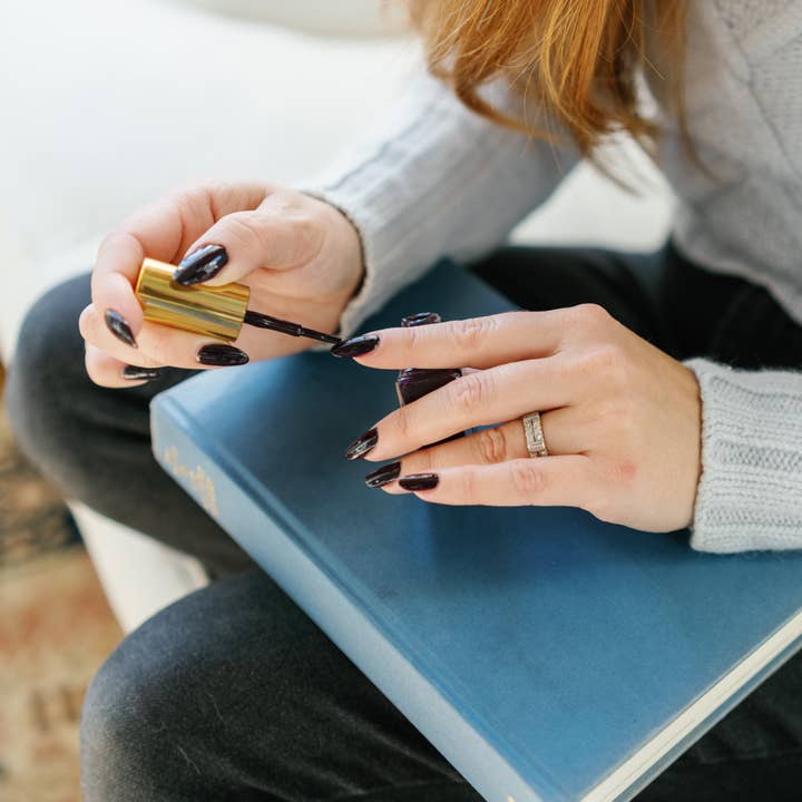 Flora 1761 - Wholesale Nail Polish - Nail Lacquer in Black Iris2