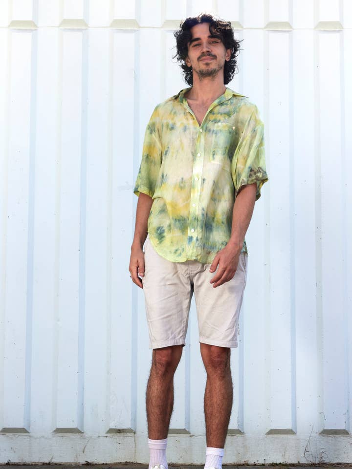 Chemise en soie verte à manches courtes Tie Dye pour la vente par again & again