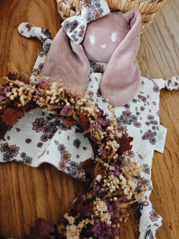 PROTOTYPE - Doudou Mousseline Flower Leaves pour la vente par Louis & Jules Stambouli Conseil