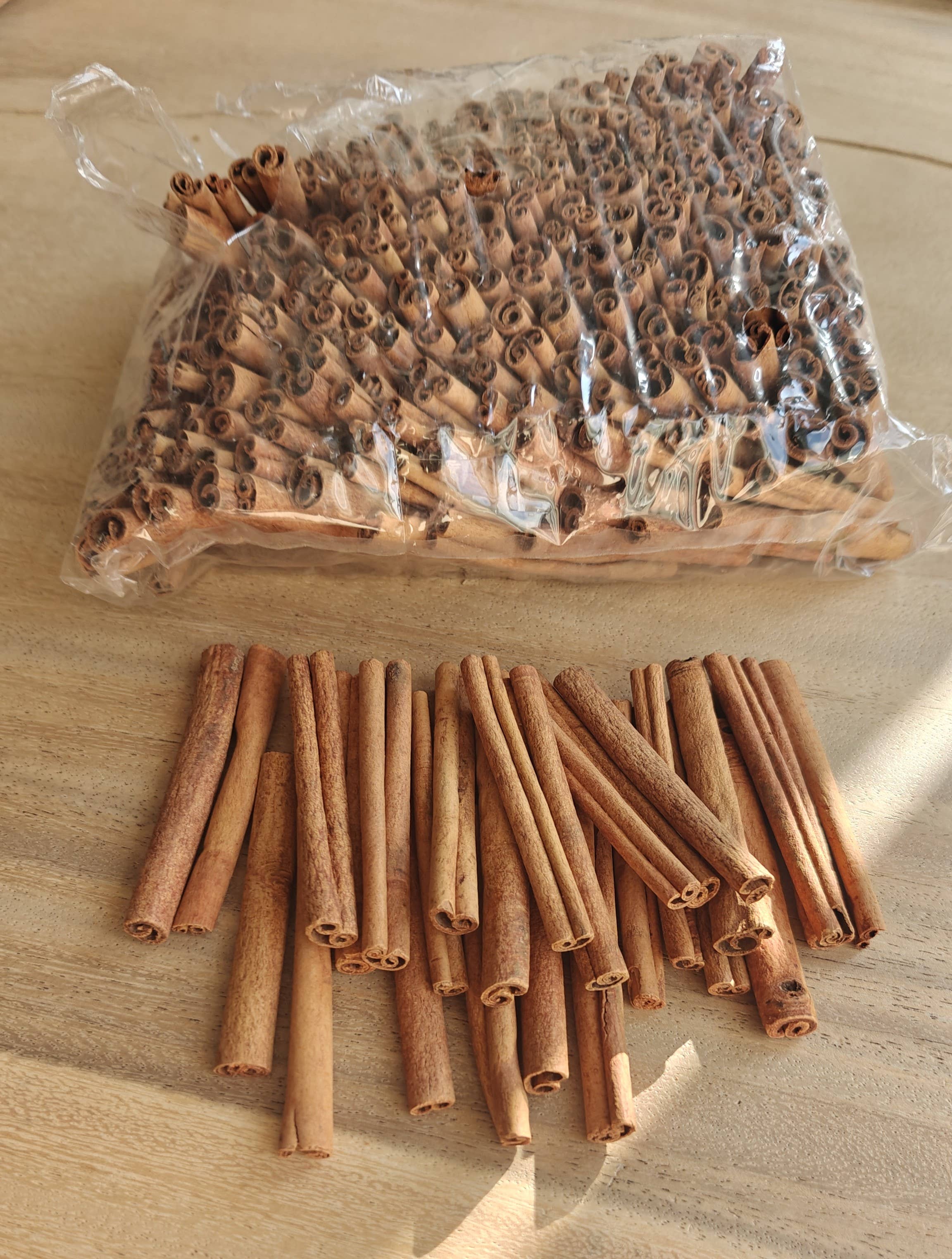 Product Import Holland - Wholesale Decorative Tabletop Object - 1Kg Cinnamon stick A/AA 8 CM - decoration - Christmas - cinnamon1