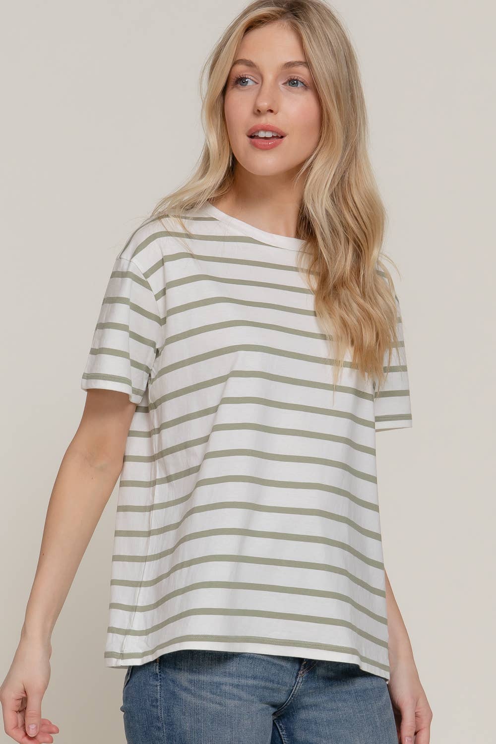 Active Basic | Active USA - Wholesale Gebreide top - Dames - Oversized T-shirt met korte mouwen en ronde hals in Y/D-strepen20