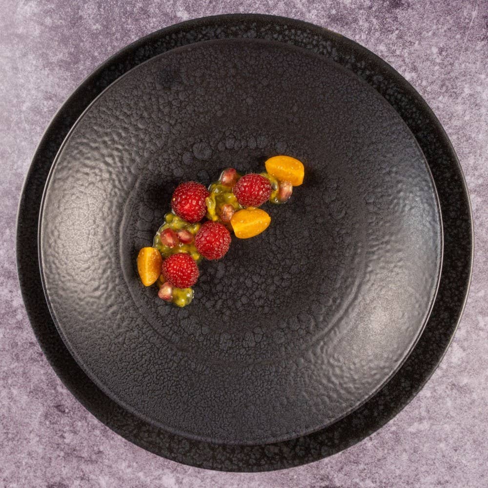 TABLESETTERS LIMITED - Vente Assiette - Assiette à dîner martelée Mesa Ceramics 27 cm1