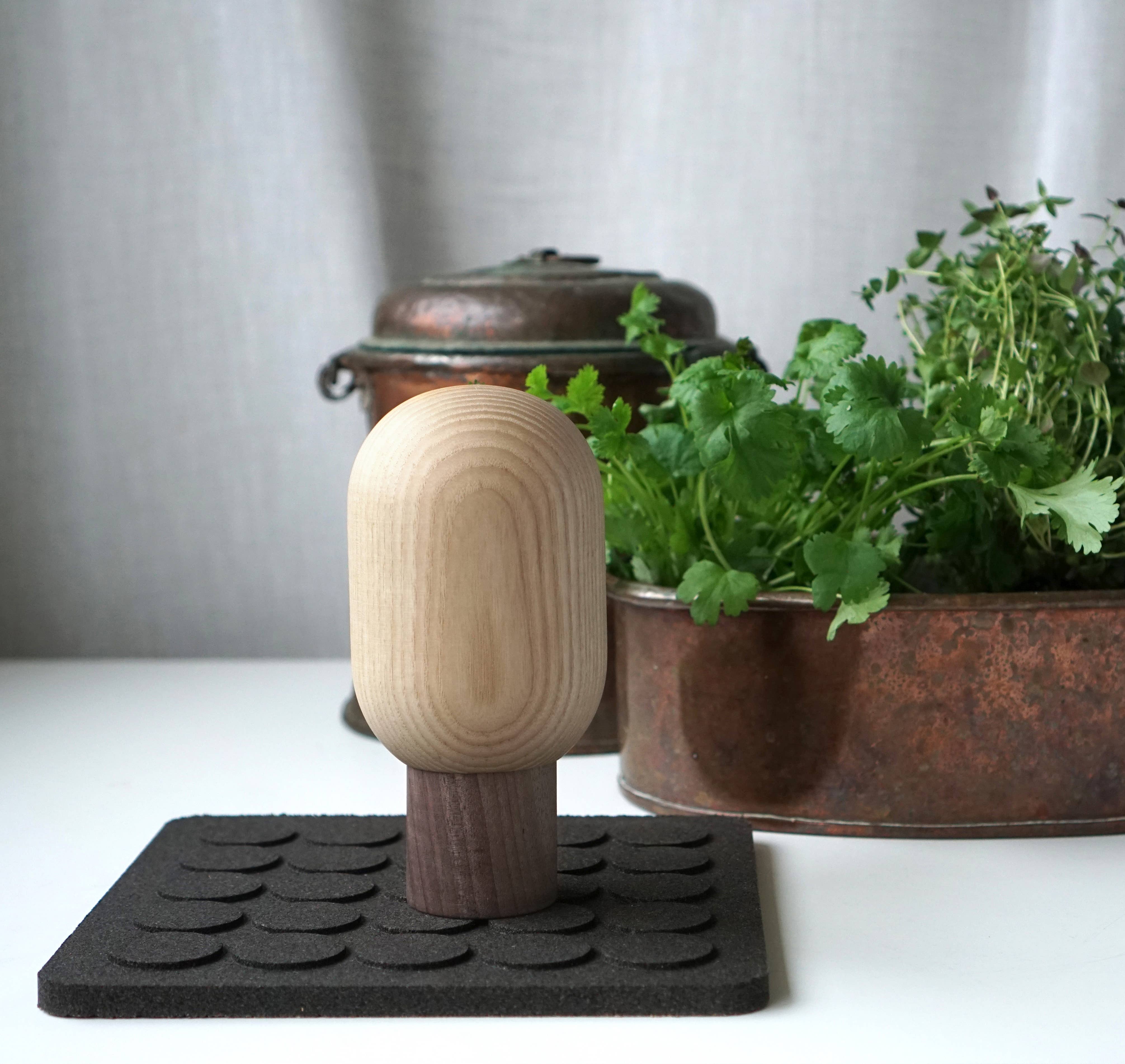 Frêne/noyer Moulins à sel et poivre en bois design en vente sur Faire5