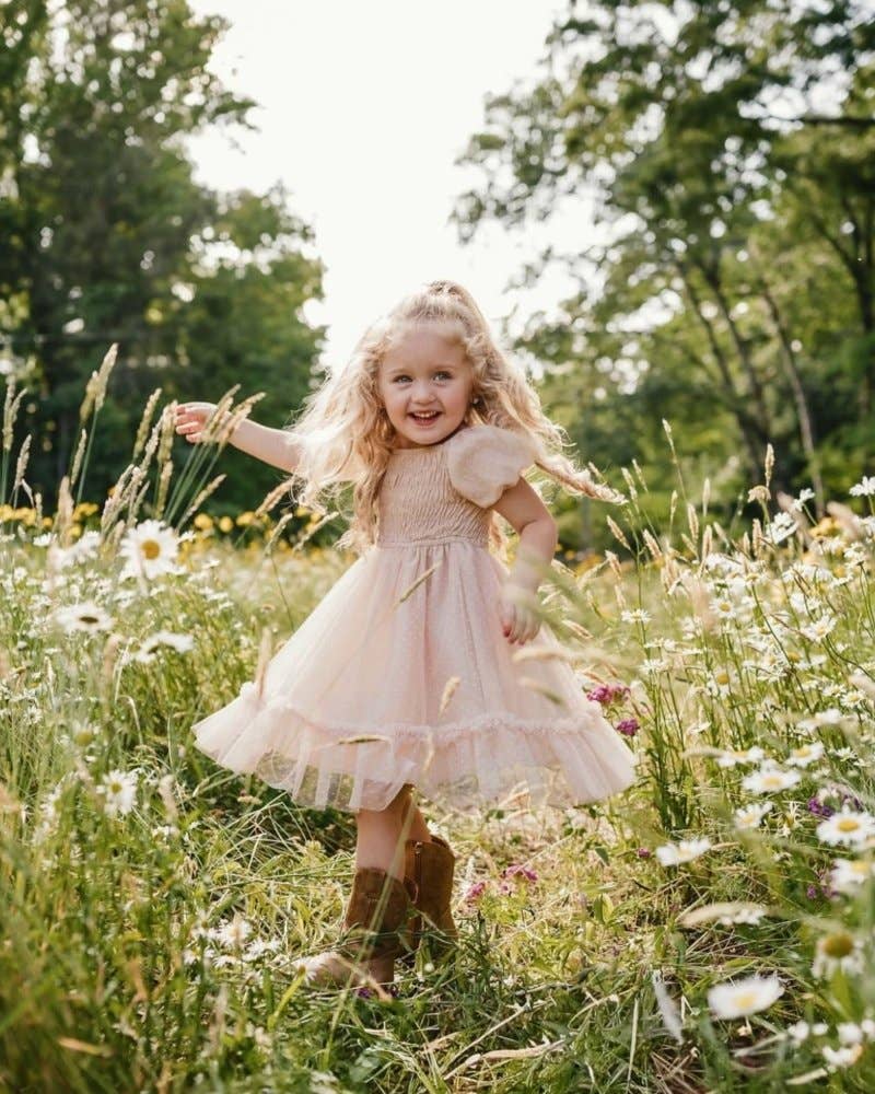 Bailey's Blossoms – wholesale Klänning – Barn – Tyllklänning med smock och prickar i champagne