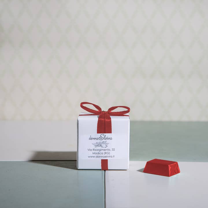 DONNA ELVIRA dolceria di Roccasalva Elvira - Wholesale Chocolate Box - CUSTOMIZABLE BOX OF 16 ASSORTED CHOCOLATES1