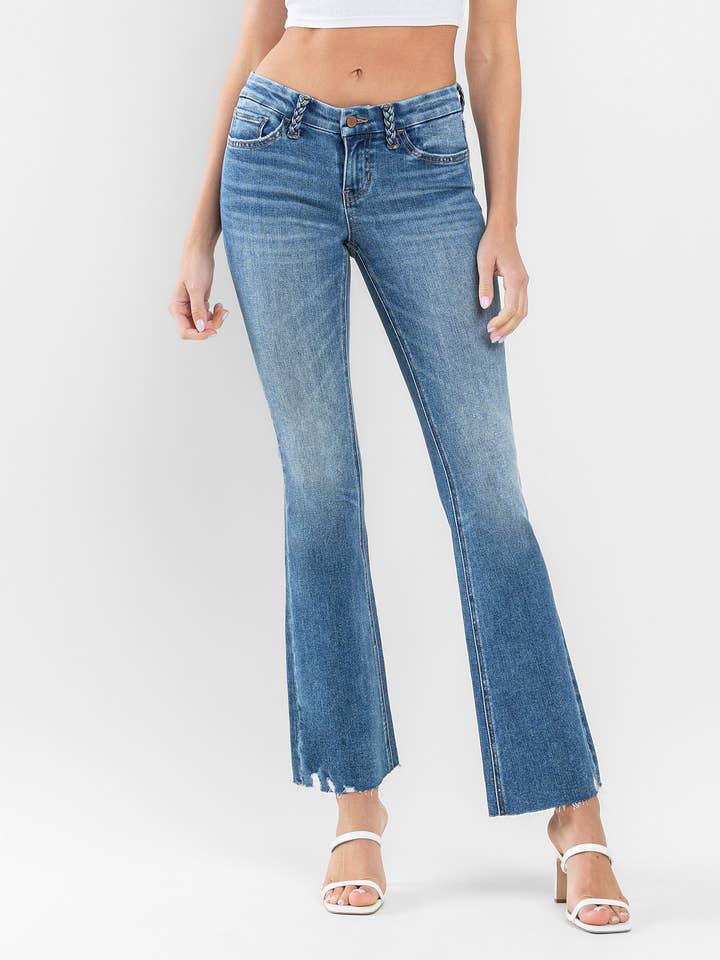 JEAN ÉVASÉ À CEINTURE TRESSÉE TAILLE BASSE F5525 pour la vente par FLYING MONKEY