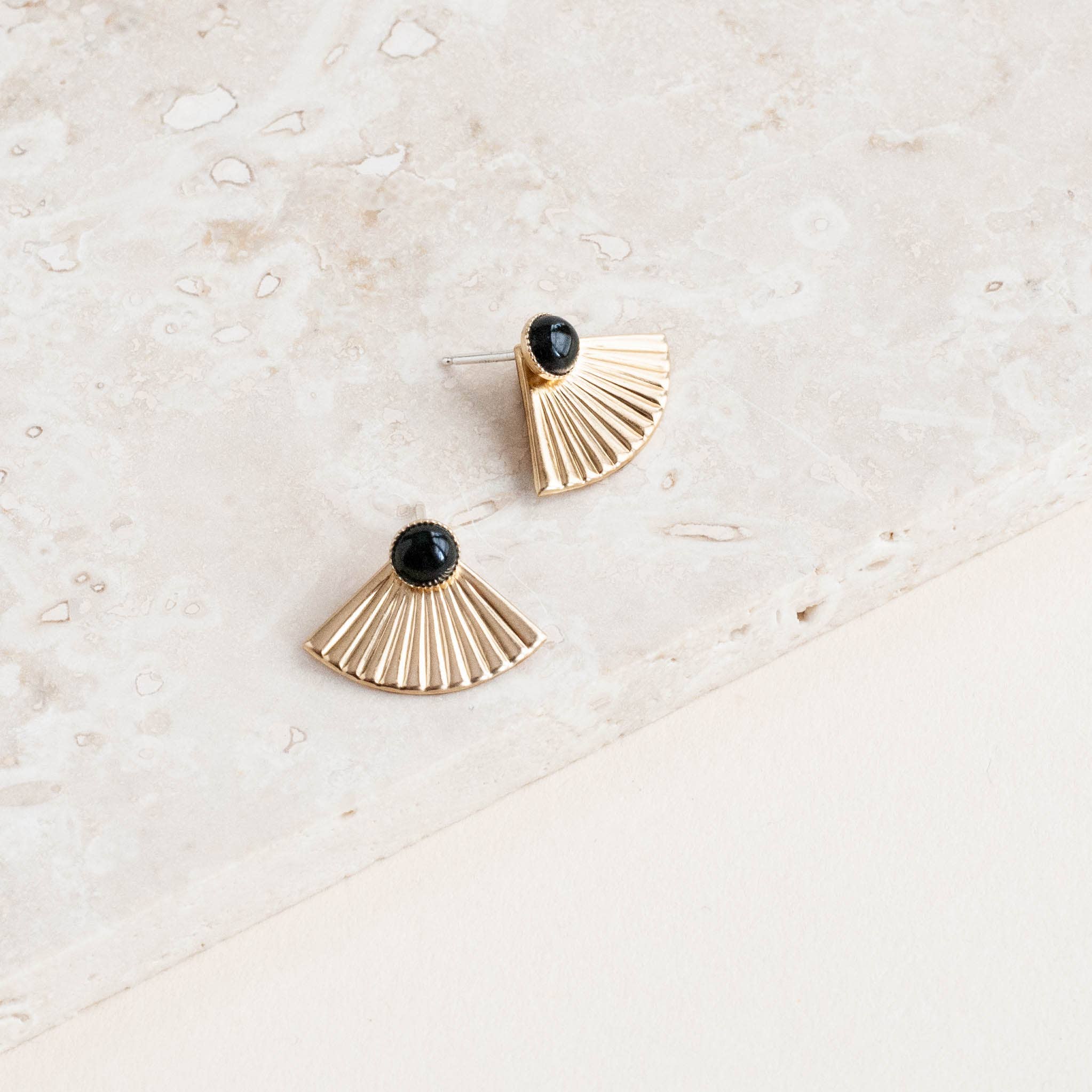 Michelle Starbuck Designs - Vente Clous d'oreille - Boucles d'oreilles mini plissées Onyx