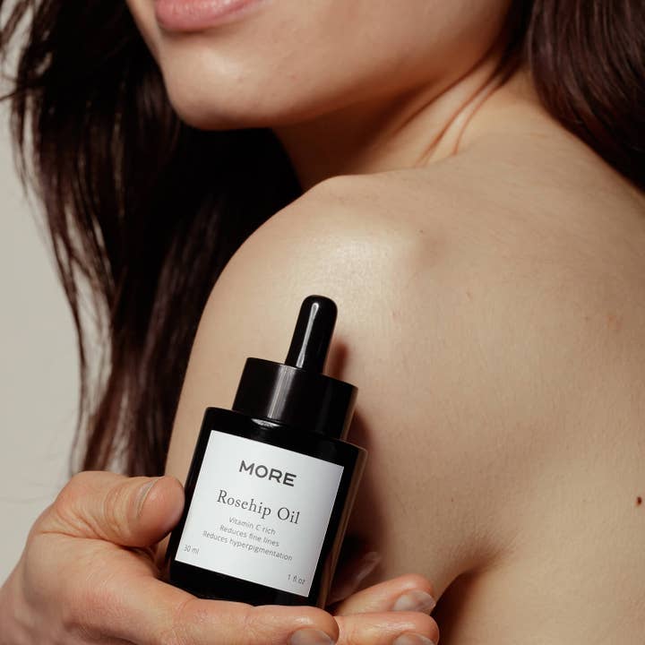 Hagebuttenöl | 100% biologisch & kalt gepresst für den Großhandel von More