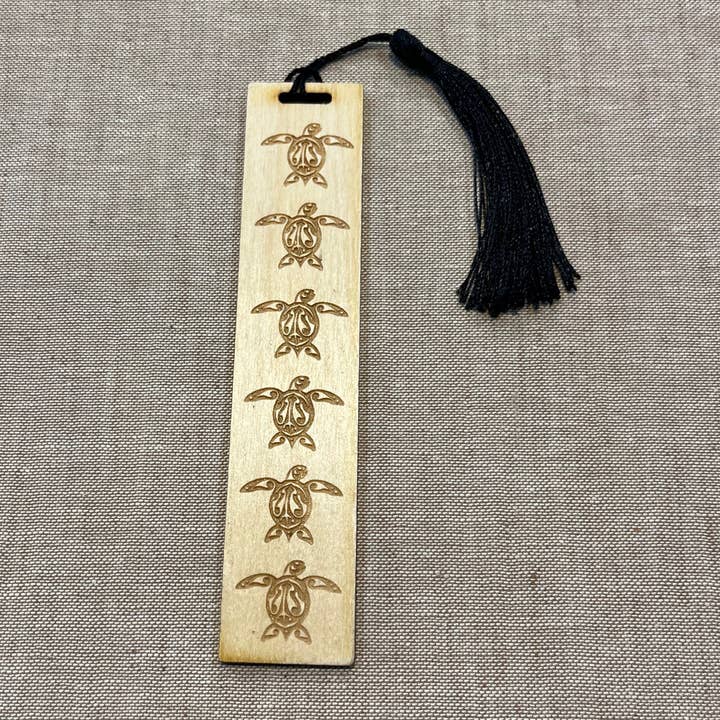 Marque-page en bois fait main - Tortue de mer pour la vente par Carve Studio LLC