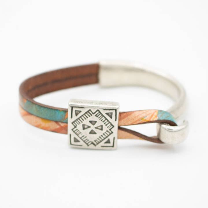 Demi-manchette Tribal (HC) pour la vente par Montana Leather Designs