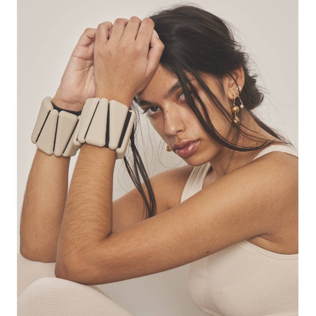 Moonchild Yoga Wear – wholesale Manschettarmband – Moonchild justerbara viktarmband i silikon - sandfärg1