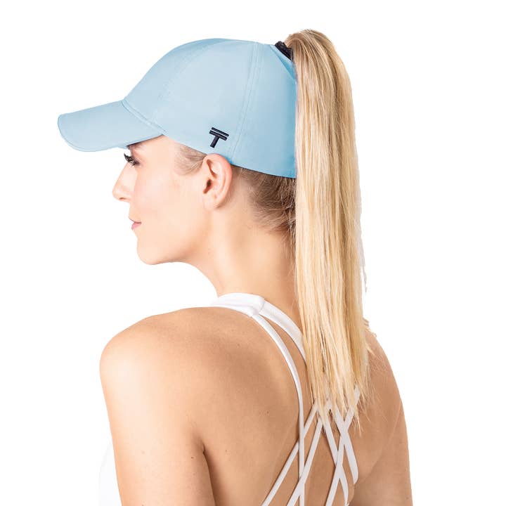 Chapeau High Pony Tail | Performance 2.0 Bleu clair | TOP KNOT pour la vente par Top Knot Inc