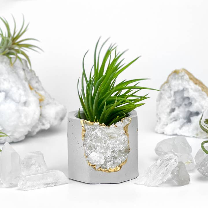 AURA 8 Art Boutique – wholesale Plant pot – Raw Clear Quartz Geode Planter, Crystal Planter Pot