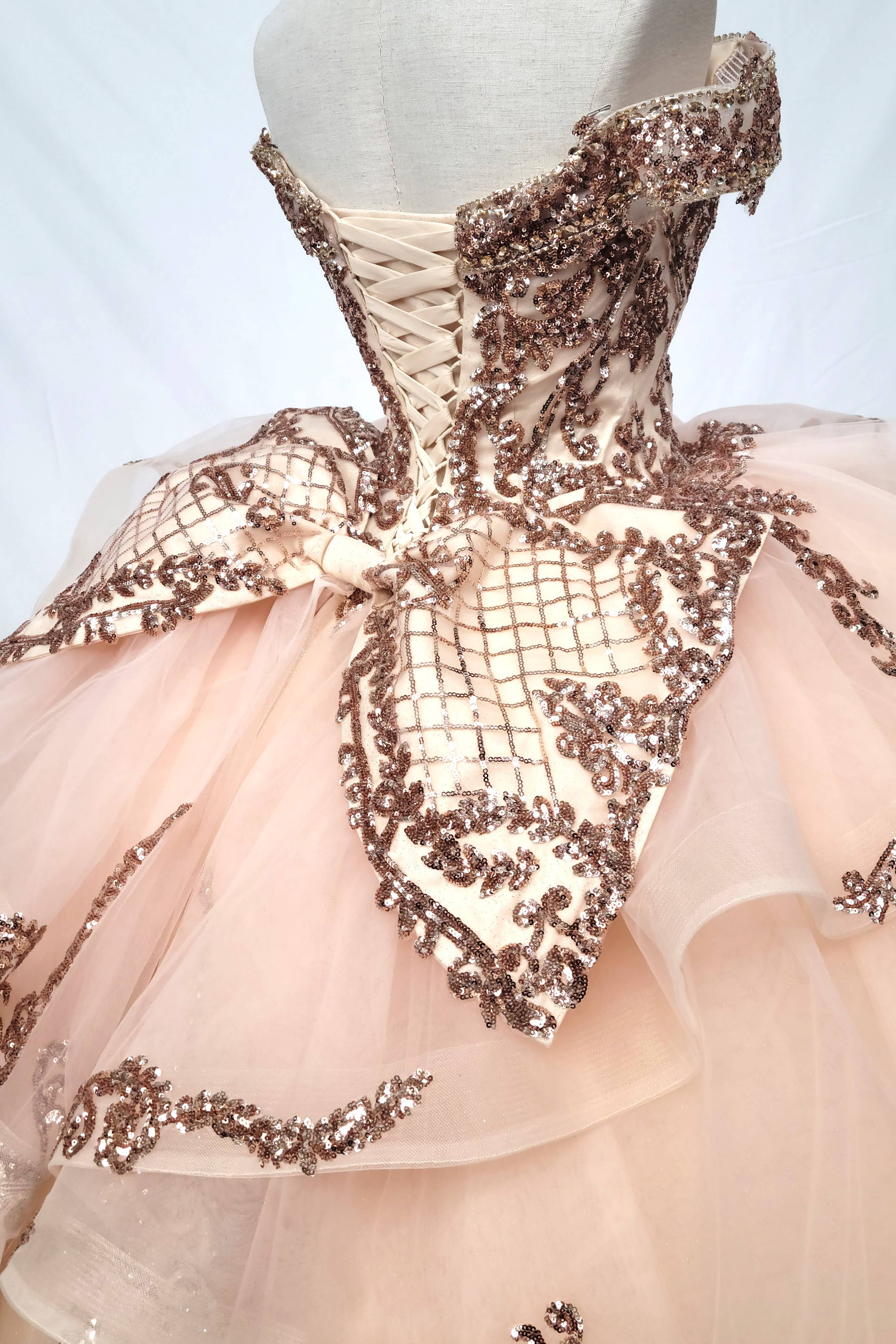 Chicas - Wholesale Dress - Women's - Multilayered Quince Dress With Bow and Sequins CHF306322