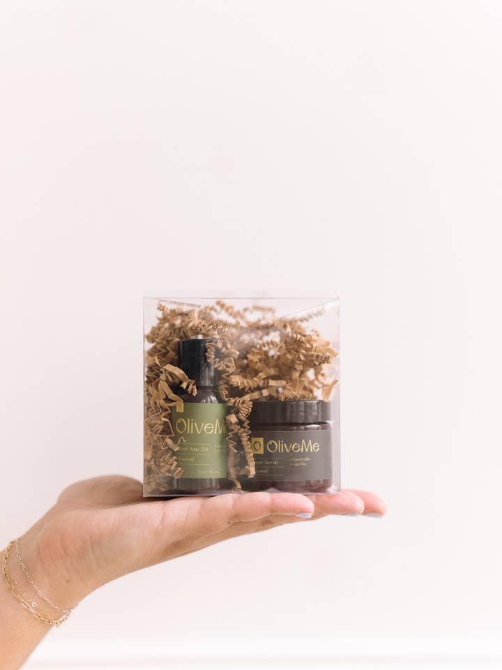 Geschenkset für den Körper | All Natural Skincare | Körperöl und Peeling für den Großhandel von OliveMe