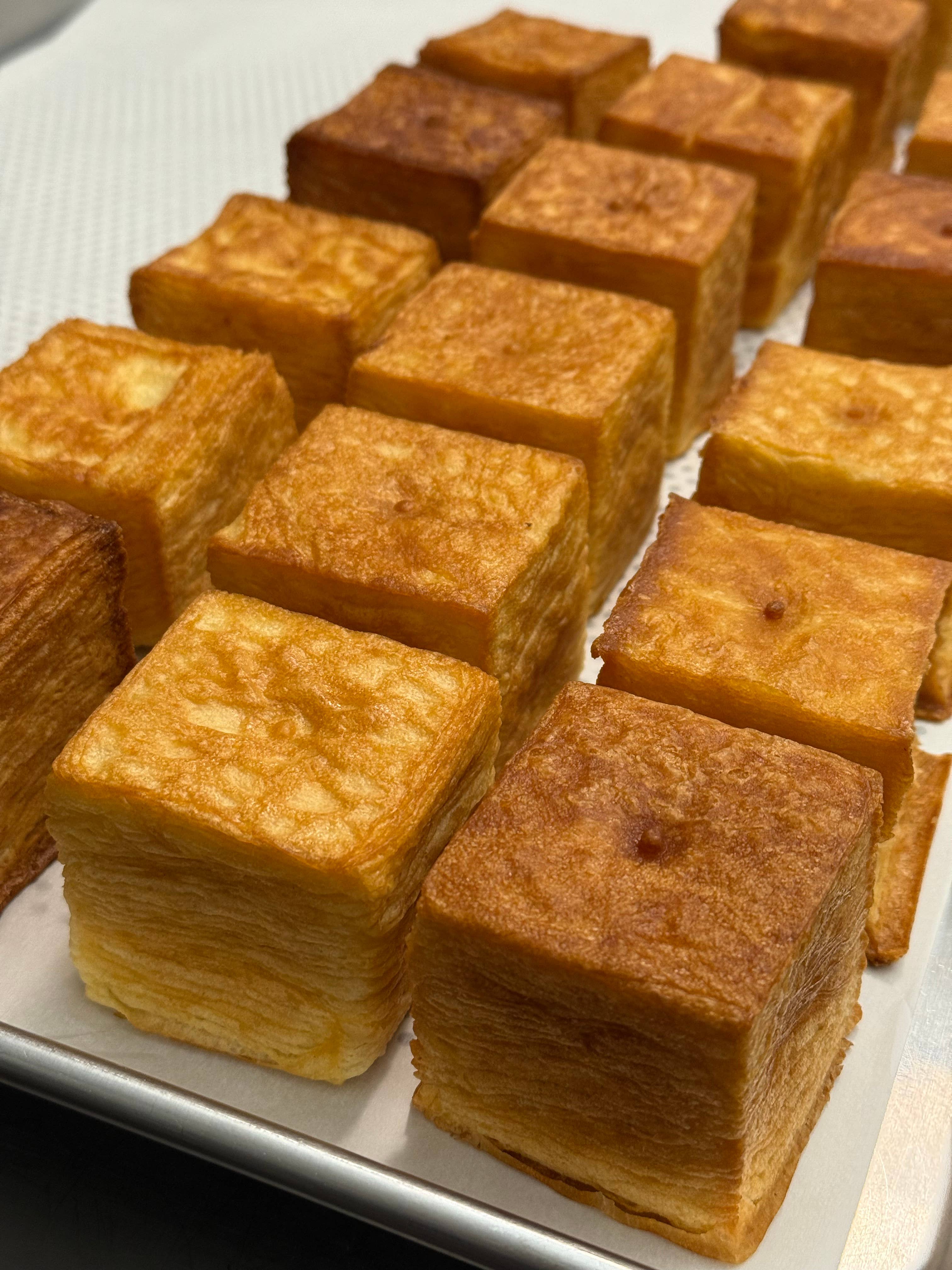 frenzye - Wholesale Cookie - Croissant Cube4