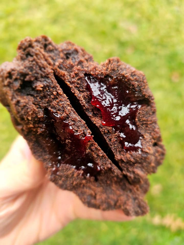 RECHEADO: Chocolate Framboesa (sem código de barras) por atacado de My Big Fat Cookie