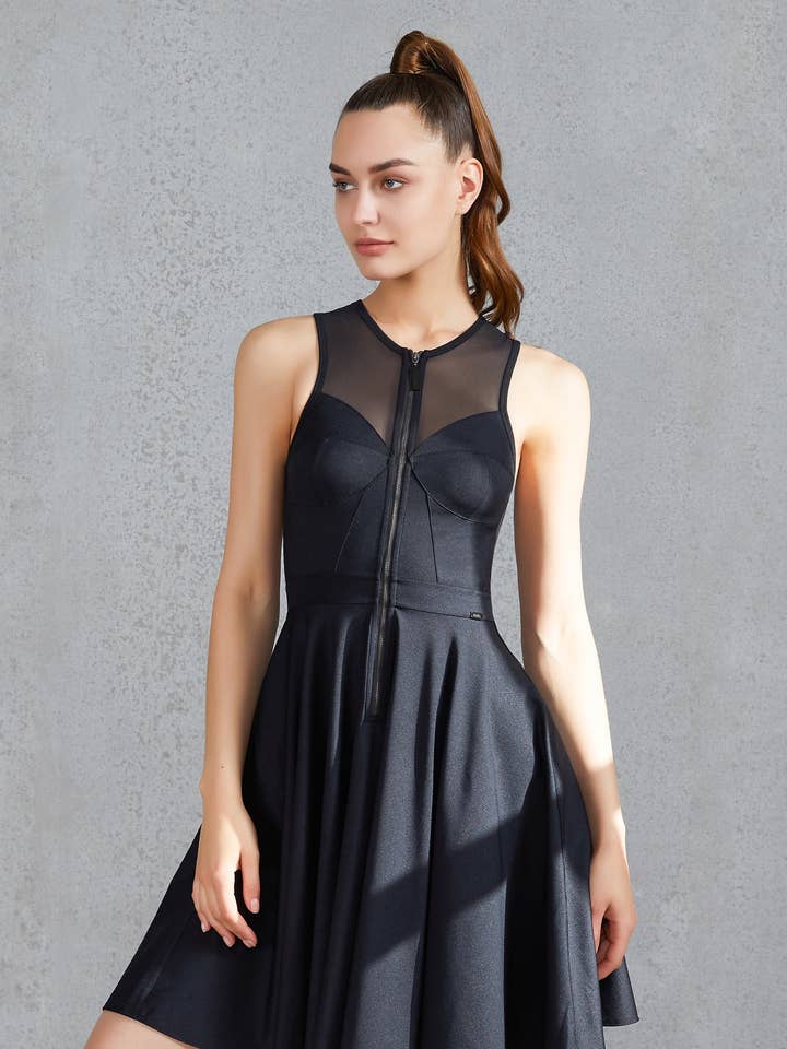 Robe Margaret pour la vente par Titika Active