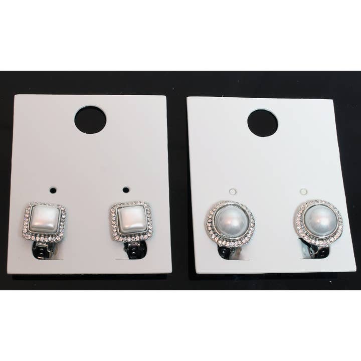 Clip-on-örhängen med pärlemorfärgat centrum kantade med klara kristaller för wholesale av Western Counties Wholesale