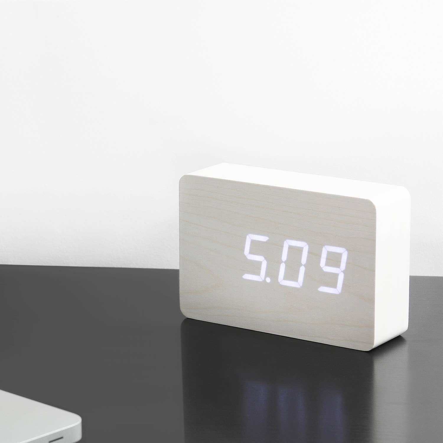 Gingko Design – wholesale Alarm clock – Gingko Brick Click Alarm Clock10
