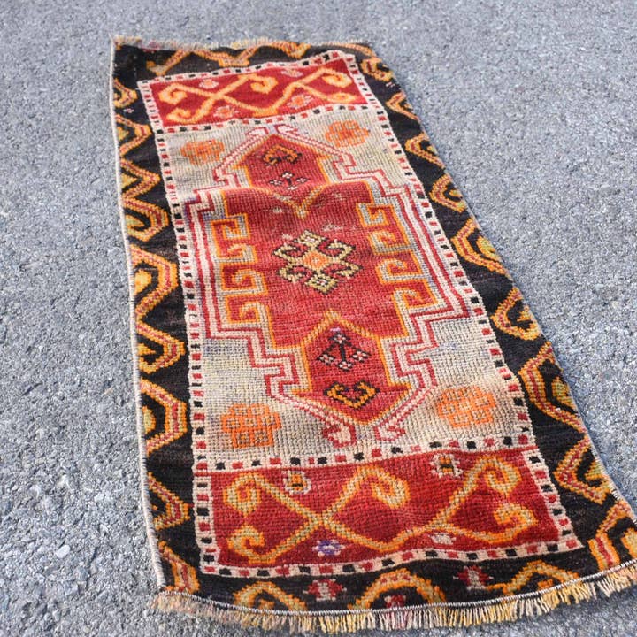 Vintage Rugs Loom - Wholesale Bath Mat - Handmade Red Kilim Patchwork Rug, 1.3x3.1 Ft Area Rug7