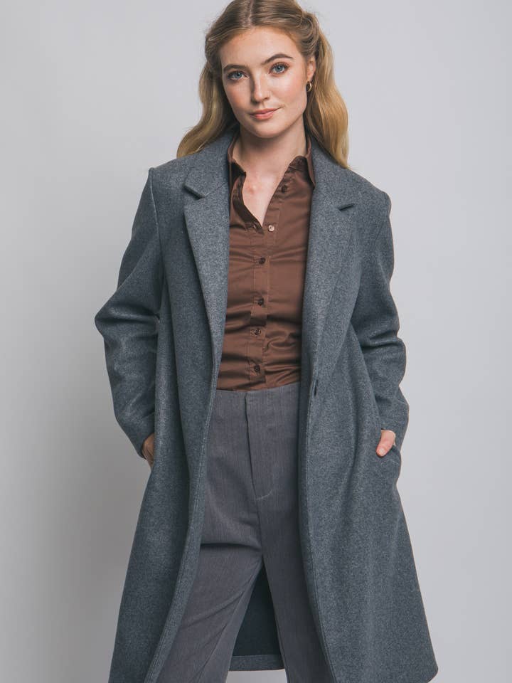 ..1002 Klassisk Enkelt Radet Lang Frakke m/ Lommer SI-28869 for engroshandel hos 42POPS