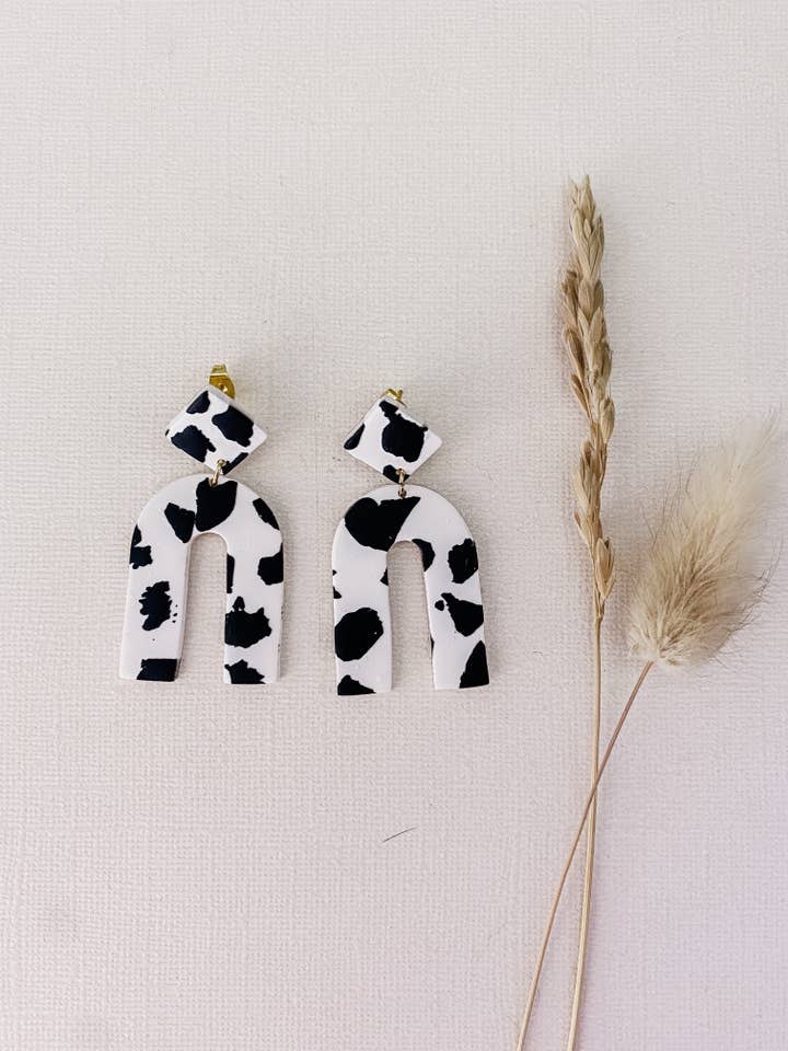 Zoe | Imprimé vache pour la vente par DesertReignCo