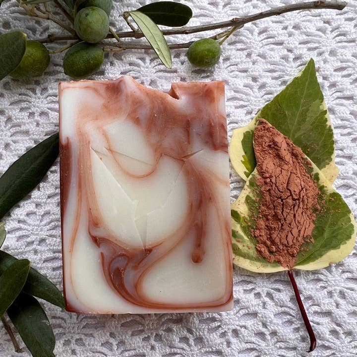 Red clay soap for wholesale by Savonnerie de la Castelle
