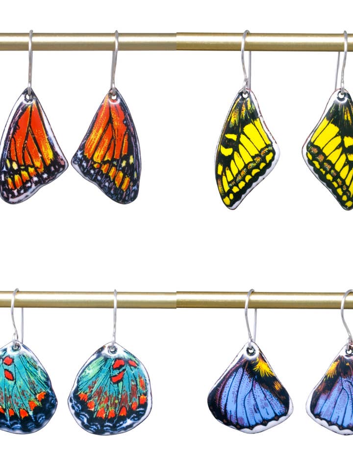 Boucles d'oreilles ailes de papillon. Assorties. Vintage et émail. pour la vente par Rising Jewelry