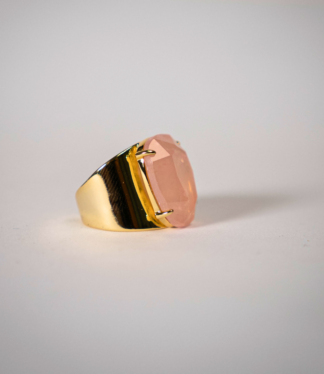 PHOEBE´S - Wholesale Cocktail/Statement Ring - Adjustable Natural Stone Ring – Amethyst, Rose Quartz, Moonstone, or Labradorite | Gold-Plated Jewelry3