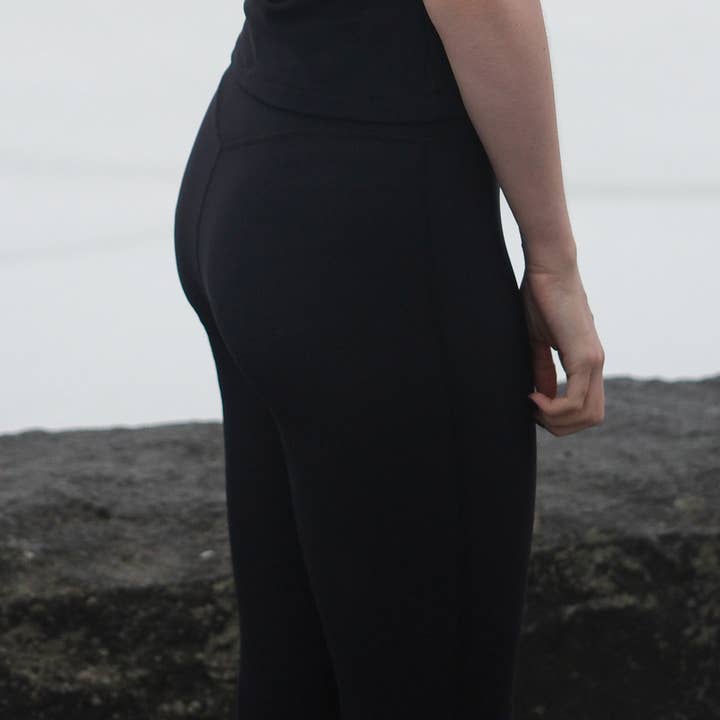 Line Leggings for wholesale by Skaet