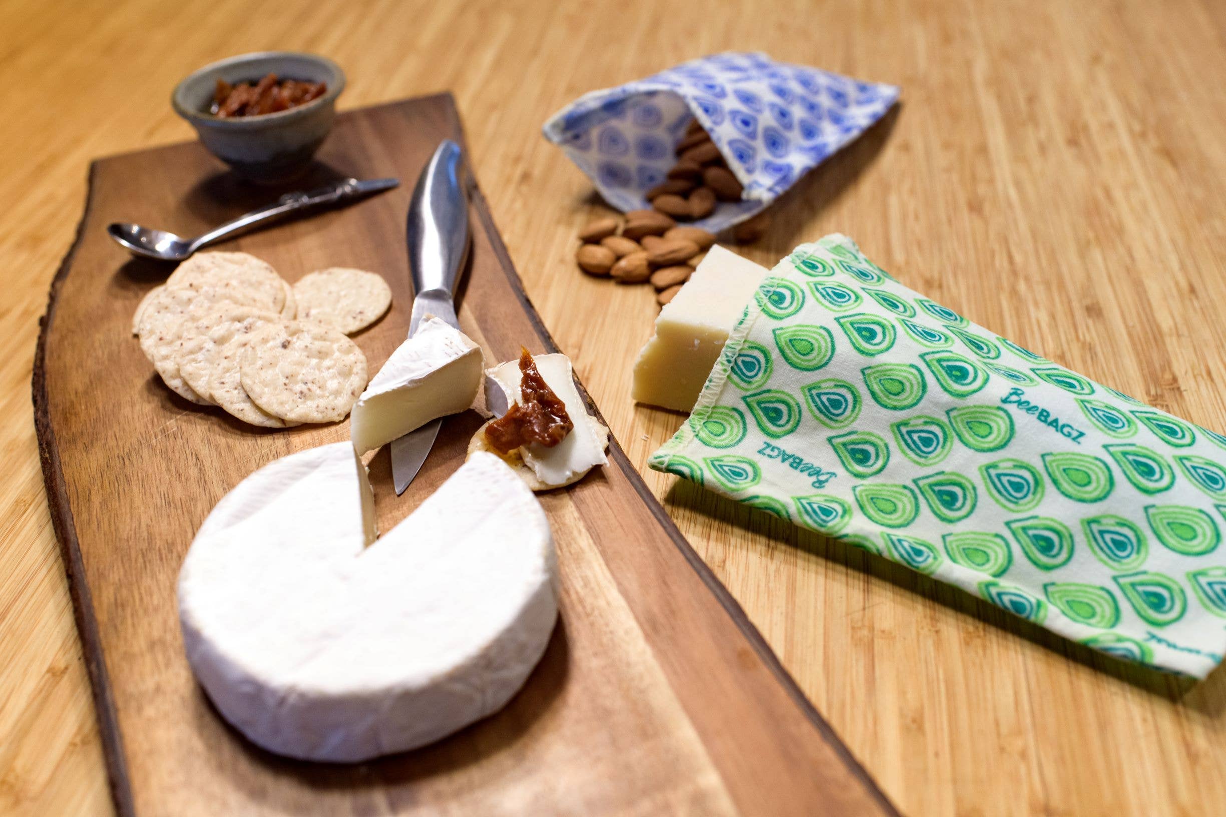 BeeBAGZ - Wholesale Food Storage Wrap/Bag - Snack Pack of 2 - Reusable Beeswax Wrap Food Storage Bags2