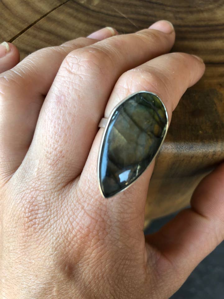Bague Labradorite pour la vente par Kultcha Collective