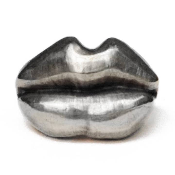 Silver KISS for wholesale by Watersandstone