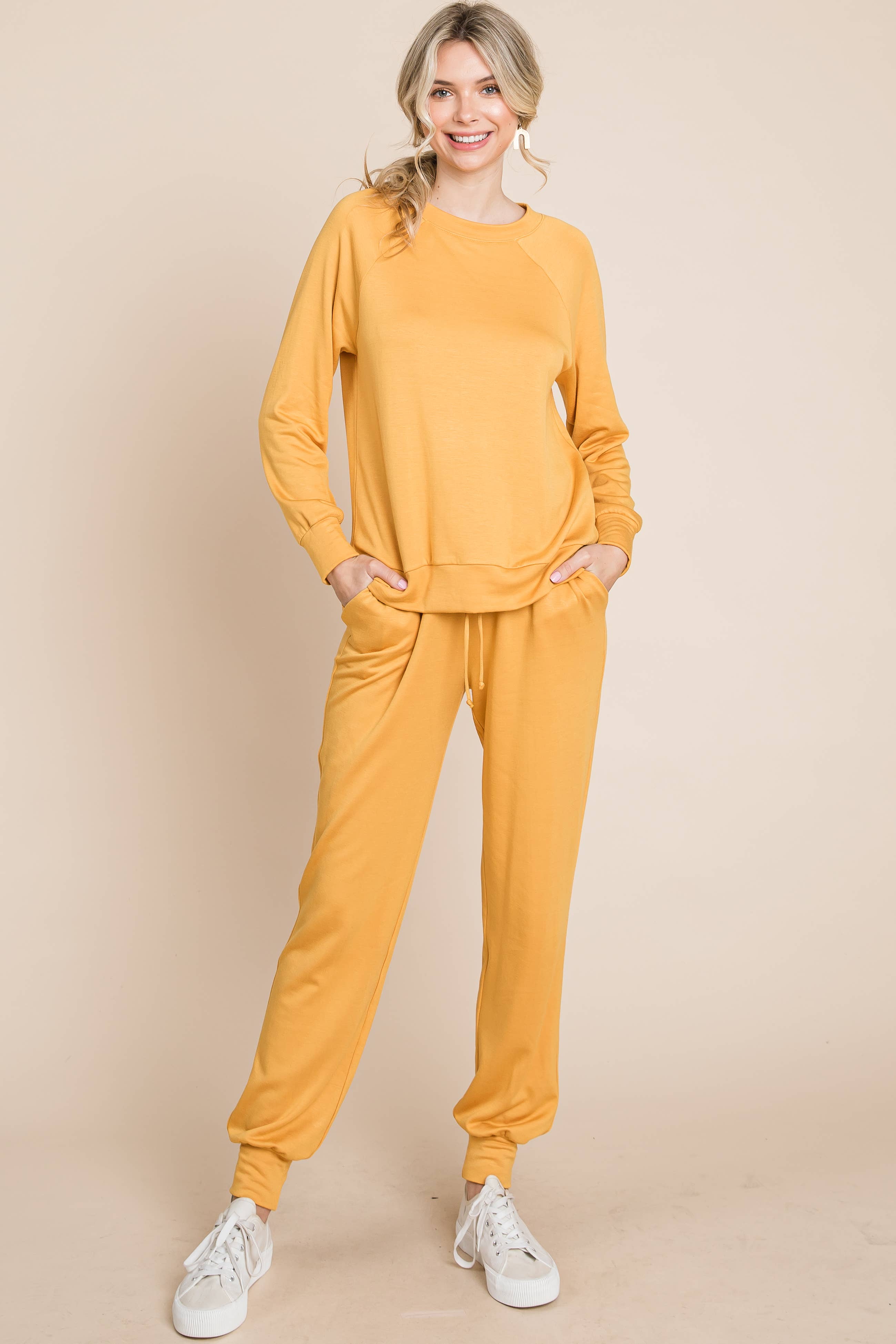 Emerald Collection – wholesale Lounge set – Women's – ETK-8898-PL Plus Size Fleece Solid Soft and Fuzzy Loungewear1