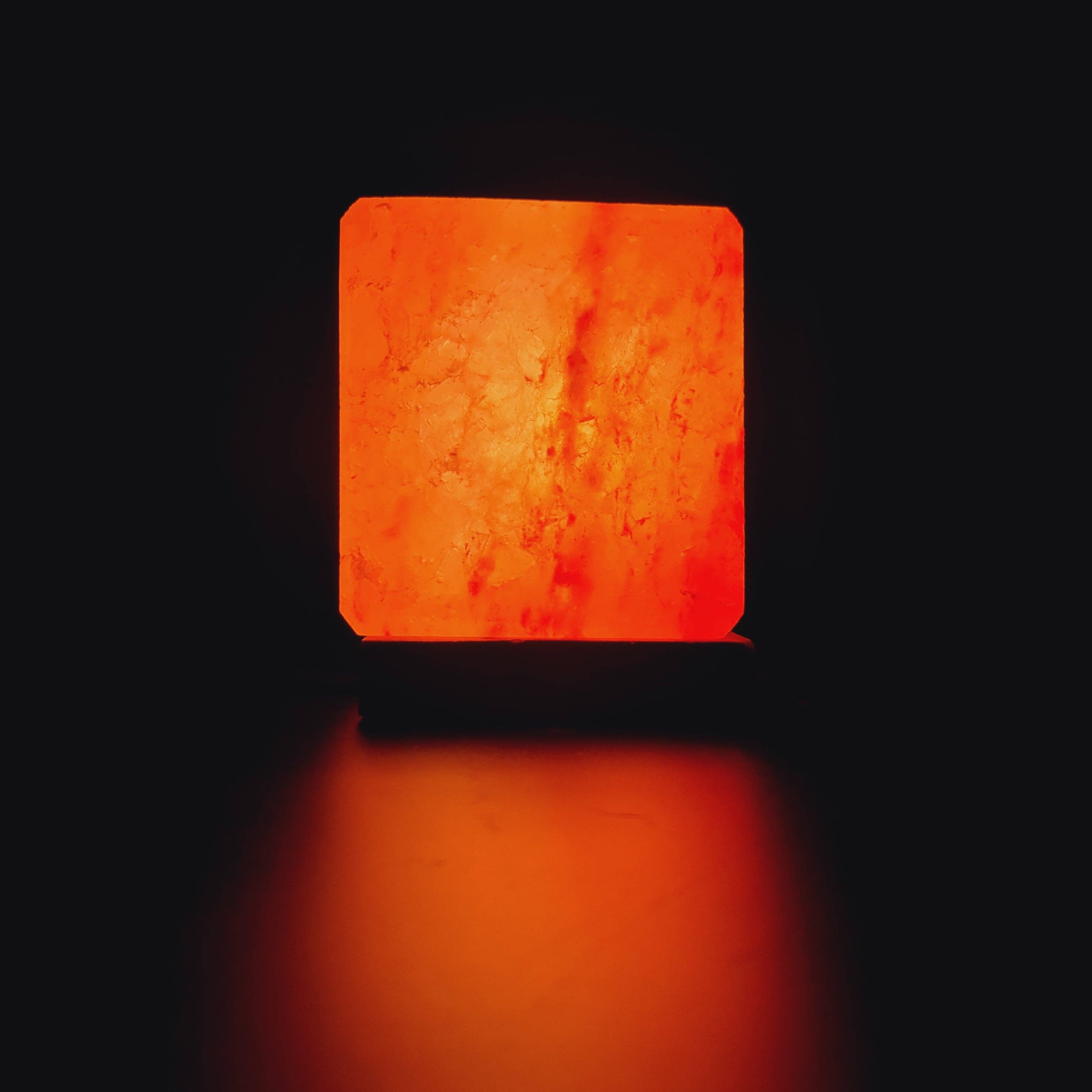 Gemstone Gifts Ltd. – wholesale Accent/desk lamp – Himalayan Salt Crystal Lamps1