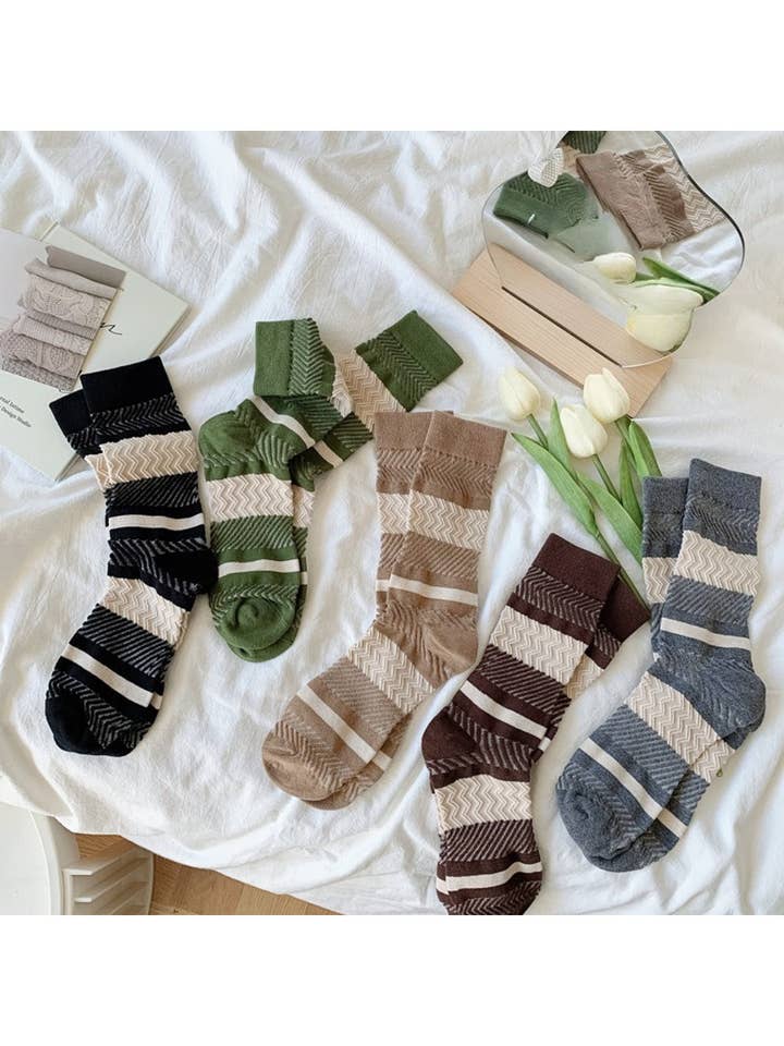 Rufia - Textured Zigzag Stripe Crew Socks for wholesale by Funkyrel® Atzbranding Limited