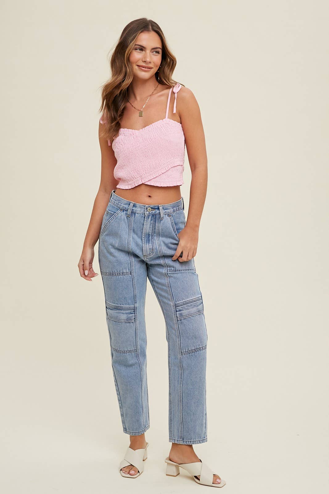 Wishlist Apparel – Großhandel Strickoberteil – Damen – CROSSOVER-MINI-MODELL MIT GESMOKTEM CROSSOVER-SCHNITT/WL23-83431