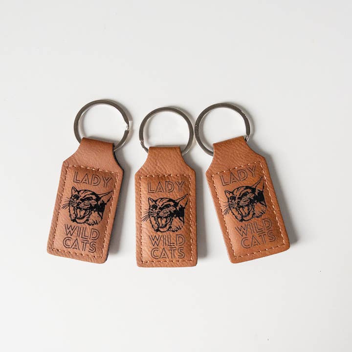 Girl Ran Away With the Spoon - Venta al por mayor Llavero - Unisex - Llavero de ciudad/estado o logotipo grabado personalizado1