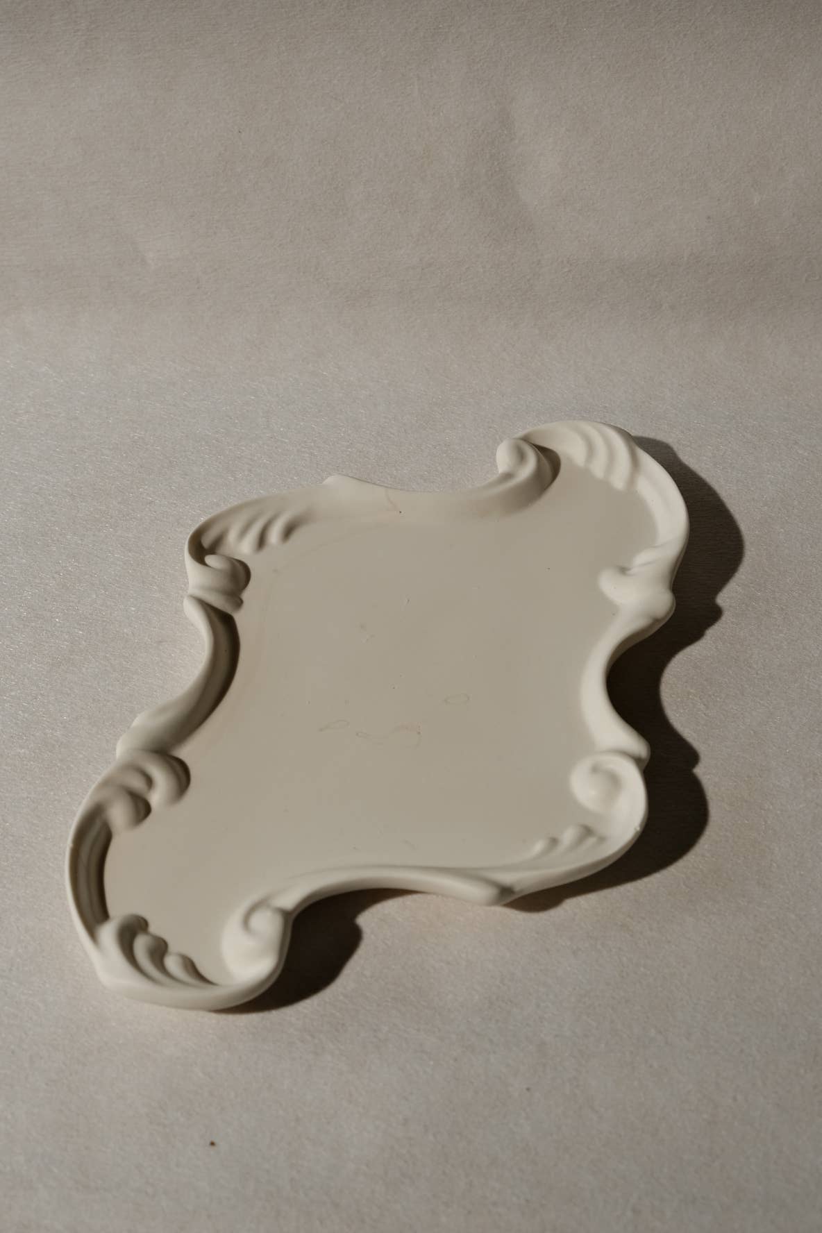 ECLAT DE L'AUBE - Wholesale Decorative Tray - Decorative tray in Jesmonite - Vintage1