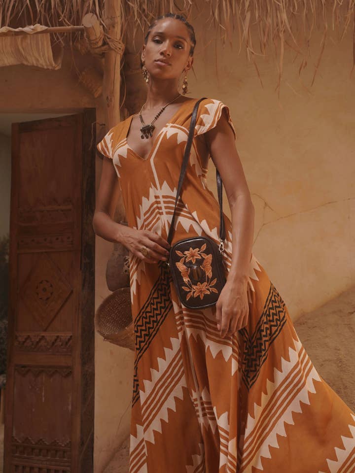 Custodia per telefono Luna metallizzata, cioccolato scuro/oro per la vendita all'ingrosso da parte di Jodi Lee