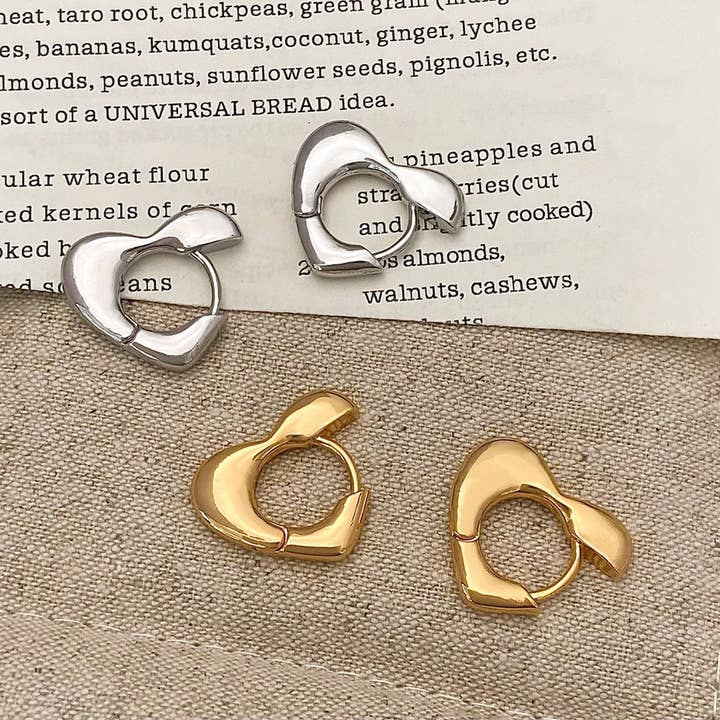 ACCITY - Wholesale Hoop Earrings - VALENTINE'S DAY HIGH-END VINTAGE HEART EARRINGS_CWAJE31575