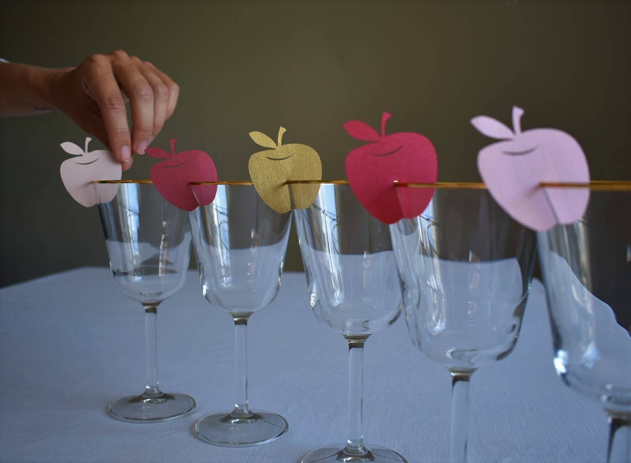 thekitcut - Wholesale Decal - Party Decorations - Rosh Hashanah apple glass decoration | Jewish holiday decor6