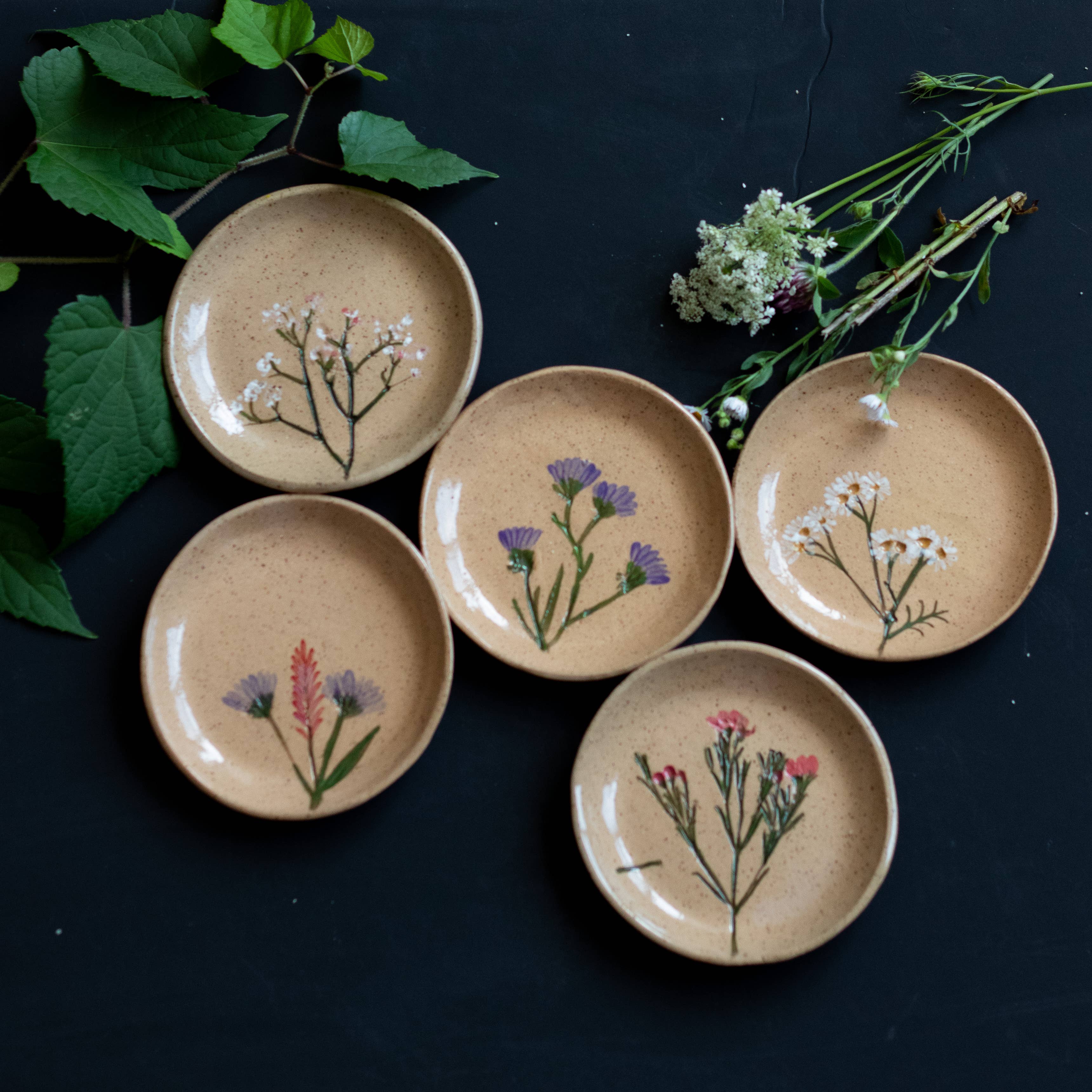 Tara Kothari – wholesale Smyckesfat – Anpassad stad/stat Pressad blomma handgjord prydnadssak maträtt7