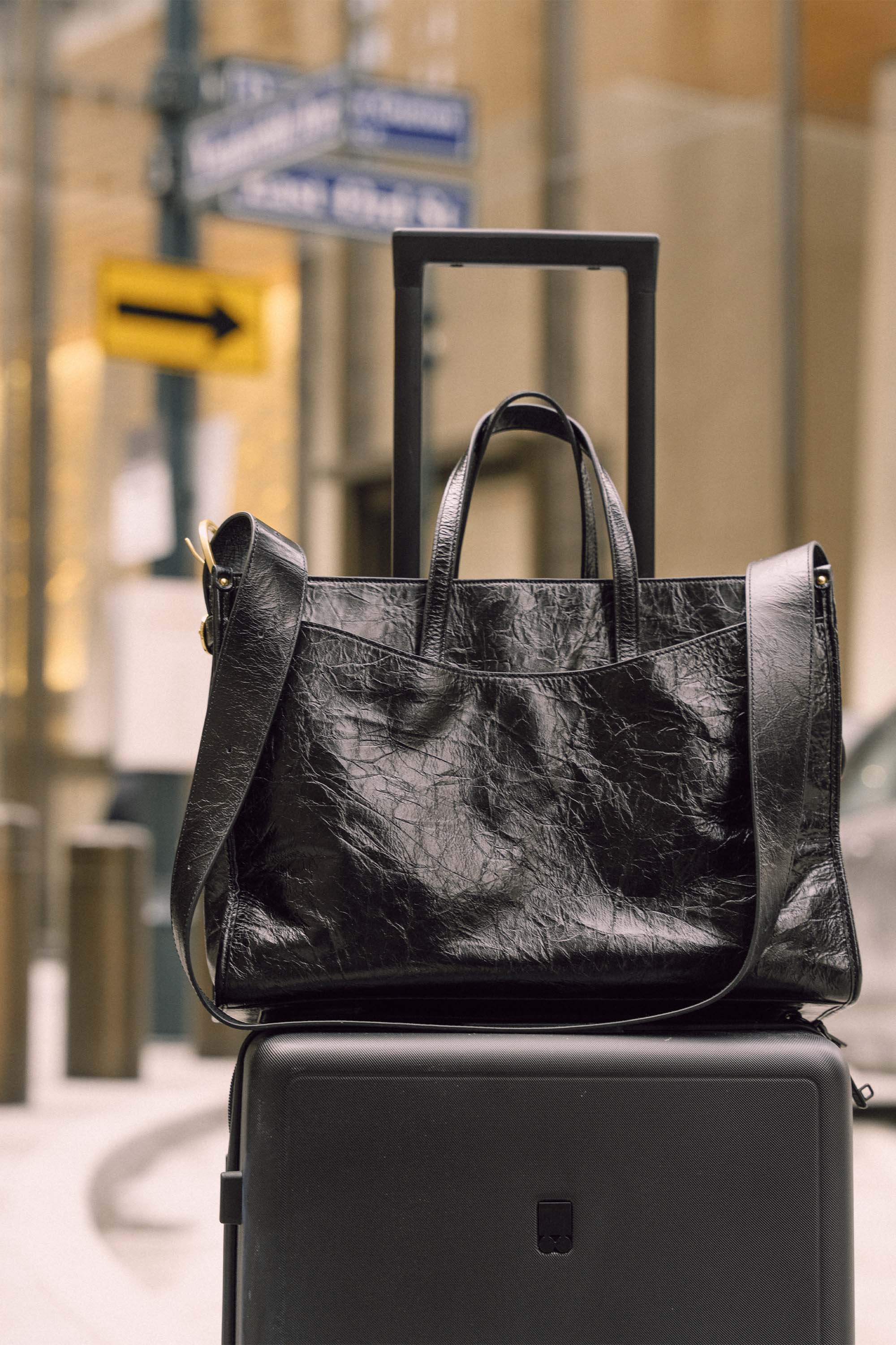 OLEADA - Wholesale Tote Bag - Women's - Reverie Tote Waxed Leather Series 3