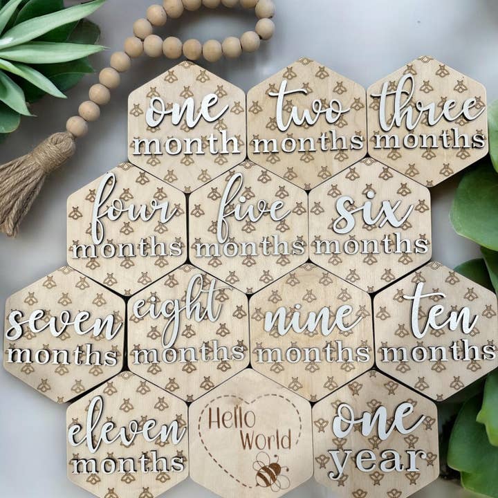 Pietre miliari dell'ape 3D per la vendita all'ingrosso da parte di Griswold's Galore